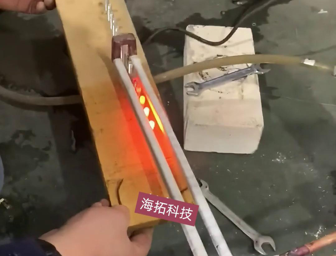 6mm端頭在線退火，高頻加熱機配合自動輸送帶實現(xiàn)均勻加熱退火
