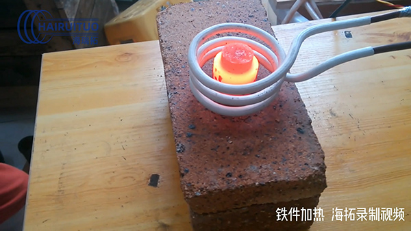 可維護(hù)性好的感應(yīng)加熱電源應(yīng)具有以下特點(diǎn)。