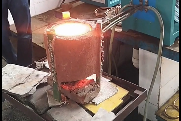 如何操作電加熱爐？ 